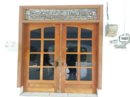 Gambar 4 : Ukiran Syahadat Kiai Ahmad Rifa’i di Masjid Nurul Jamal  Kalisalak 