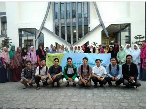 Foto bersama LDK Ar-Risalah dan LDK safinatunnajah di halaman kampus poltekes kemenes Aceh, usai acara silaturrahmi,