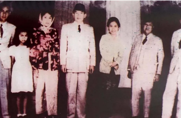 Foto Sultan Syarif Kasim II bersama Isteri Bertemu Bung Karno 