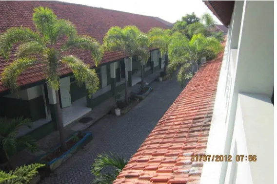 Gambar bangunan Madrasah Tsanawiyah Negeri 1 Semarang (Nampak dari depan) 