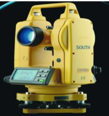 Gambar 2.4 : Theodolite (Sumber: www. jasasipil.com)  Theodolite  merupakan  alat  untuk  mengukur  tinggi  dan  azimuth  bintang  (Matahari),  sering  pula  digunakan  dalam  menentukan  peta  mata  angin