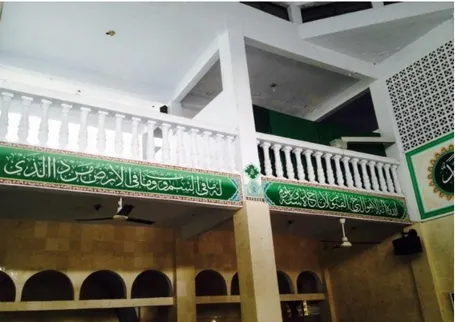 Gambar 17. Masjid Nurul Muhajirin (Interior)  Sumber: Sulfiani Ilham, 2016 