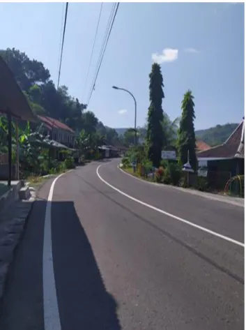 Gambar 1. Kondisi Jalan Utama Desa Wukirsari  (Sumber: Dokumnetasi, 2020) 