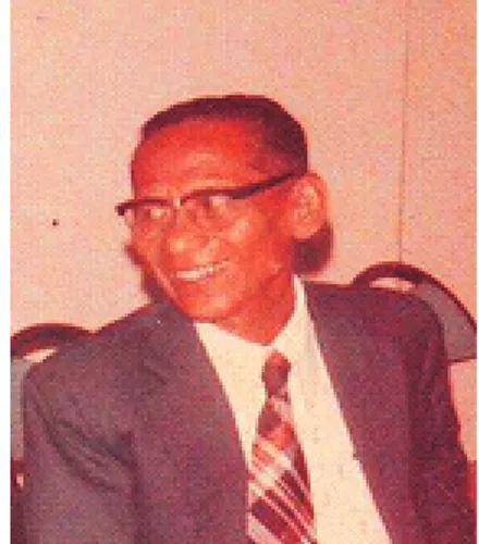 Gambar 1. Proﬁ l Ki Hadi Sukatno pada saat  masih aktif sebagai guru di Taman Siswa. 