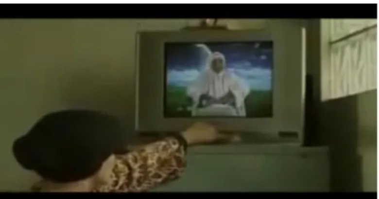 Gambar 4  Ummi Aminah berdakwah di Televisi 