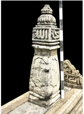 Gambar 8. Inskripsi dan ragam hias nisan pada  makam 4 (Sumber: Balai Arkeologi  Sulawesi Selatan 2016)