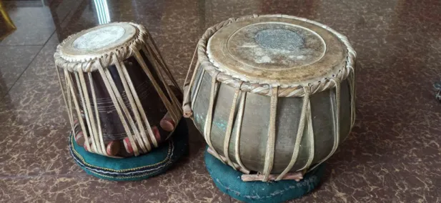 Gambar 2.8 Tabla 