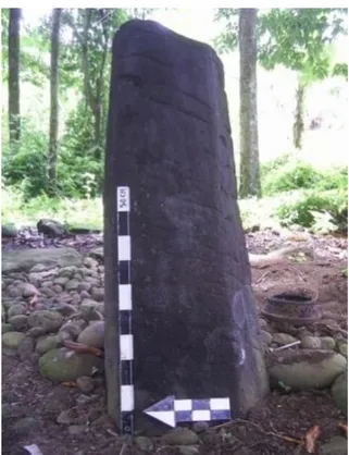 Gambar 3. Nisan batu monolit yang banyak  terdapat di KM. Petta Pallase-Lase’E  (Sumber: Dokumentasi BPCB Makassar, 2017)