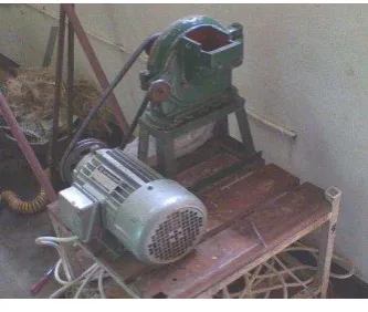 Gambar 3.2 Mesin Crusher 