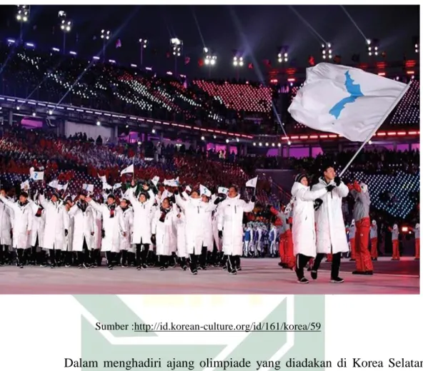 Gambar  3.1  :  Para  atlet  Korea  Utara  dan  Korea  Selatan  mengikuti  upacara  pembukaan  olimpiade musim dingin 2018 dalam satu bendera unifikasi 