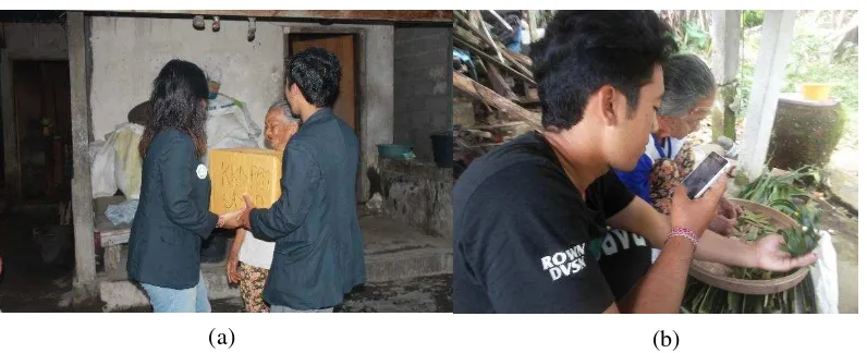 Gambar 1. (a) Penyerahan Sembako kepada Ibu Ni Wayan Seken (b) Membantu Ibu Ni Wayan Seken membuat banten untuk dijual 