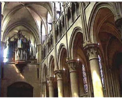 Gambar 2.3.6. Bukaan pada Katedral M ilano  Sumber : PDF Sejarah Arsitektur Gothic 