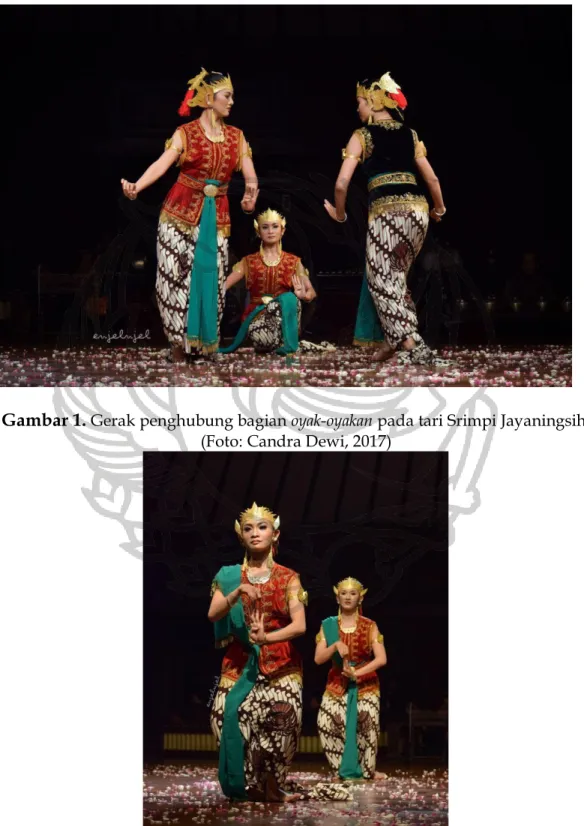 Gambar 1.  Gerak penghubung bagian oyak-oyakan pada tari Srimpi Jayaningsih.  (Foto: Candra Dewi, 2017) 