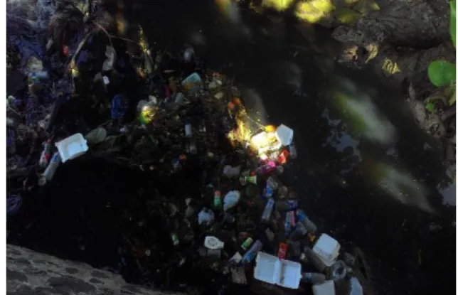 Gambar 2.  Sungai Tercemar Berat. 