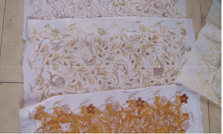 Gambar 7: Proses awal pembuatan batik Gentongan 