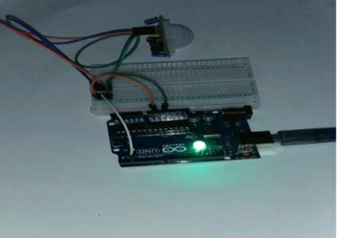 Gambar 7. Rangkaian board Sensor PIR  Pengujian source code pada board  arduino 