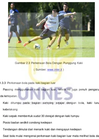 Gambar 2.3 Perkenaan Bola Dengan Punggung Kaki  