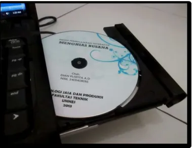Gambar 1. Instalasi CD Interaktif kedalam Drive 