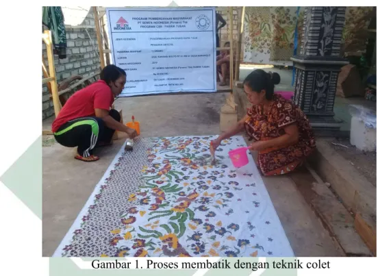 Gambar 1. Proses membatik dengan teknik colet 