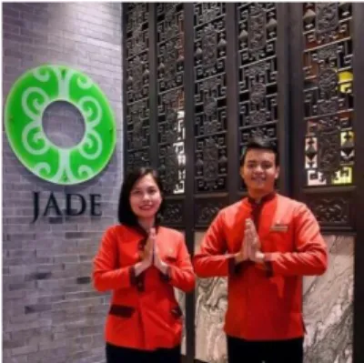 Gambar 1.1 Restoran dan Pramusaji Jade Hotel JW Marriott Medan 