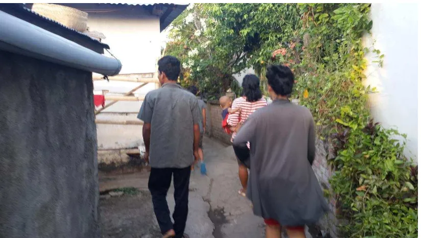 Gambar 1. Proses pendataan KK dampingan di Dusun Jero desa sinabun, saat ini  merupakan hari pertama bertemu dengan KK dampingan yang bernama Bapak Gusti Putu Adi Santosa 