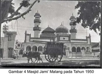 Gambar 4 Masjid Jami’ Malang pada Tahun 1950  (Sumber : www.masjidjami.com, 2010) 