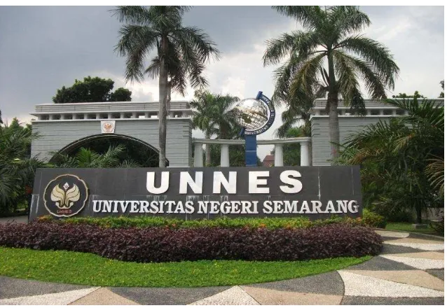 Gambar 2. Gerbang Universitas Negeri Semarang Sumber: Dokumentasi Pribadi. 