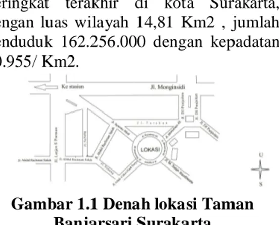 Foto 1.1 Kondisi perubahan fungsi  taman Banjarsari sebagai tempat  berkumpulnya pedagang kaki lima,  sebelum direnovasi pada tahun 2007 