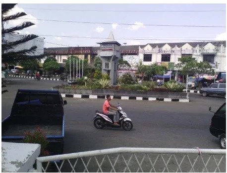 Gambar : Kondisi Eksisting kawasan shoping  Lokasi Tugu