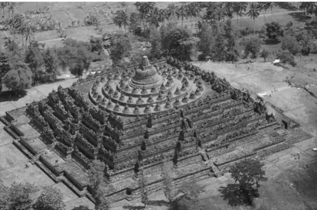 Figure I.5. Photo of the great Javanese Buddhist monument, Borobudur. (public domain photo) 