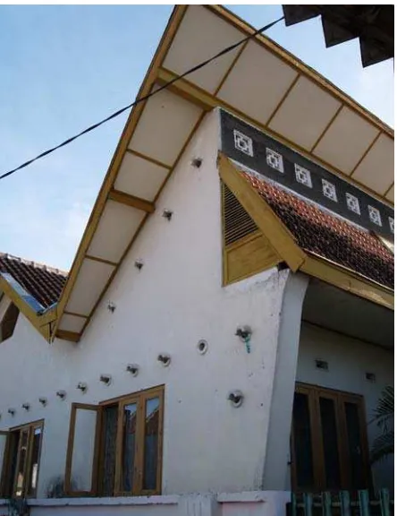Gambar 3. Rumah Jengki di  Punggawan Surakarta. (Foto : Andi Setiawan. 2007)  