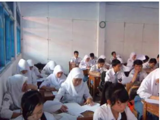 Tabel  4.3  Aktivitas Belajar siswa kelas X.5 dan X.2 Pertemuan 3 