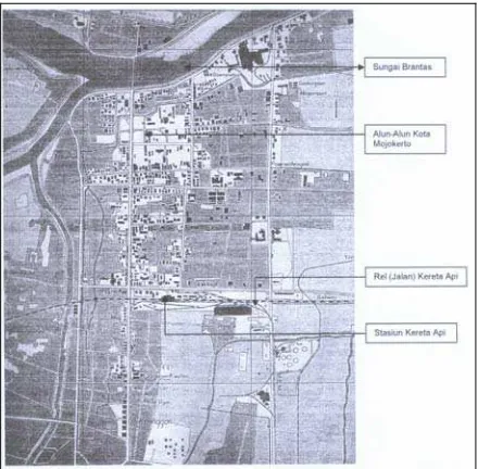 Gambar 5. Peta Kota Mojokerto th. 1945. Pada th. 1830 an, Mojokerto masih pantas disebut sebagai sebuah desa, karena tidak terdapat bangunan permanen sama sekali disana