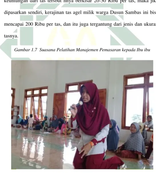 Gambar 1.7  Suasana Pelatihan Manajemen Pemasaran kepada Ibu ibu 