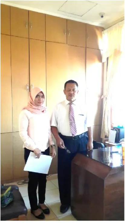 Foto bersama Kepala Sekolah SMP Harapan Mandiri 