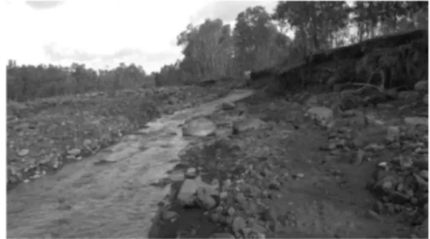 Gambar 3. Kondisi Badan Sungai Tanpa Top Soil  Sumber: Dokumentasi pribadi 