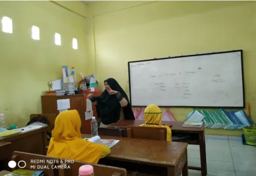 Gambar 1. Pemberian Materi dikelas Eksperimen