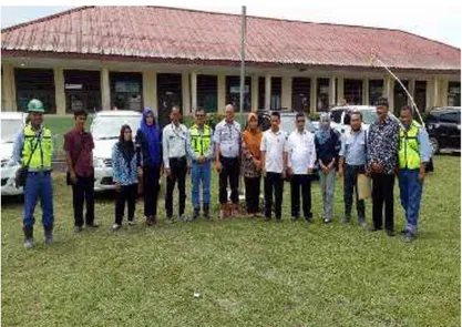 Foto  ketika  pengurus  PKBM  bersama  pihak  perusahaan  dan  kepala kampung  tumbit  dayak  dikantor  PT.PAMA  Persada