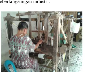 Gambar 5. Tenaga Kerja Lansia Industri  Tenun Gamplong 