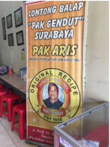 Gambar 3. X-Banner pada tempat makan Lontong  Balap Pak Gendut 