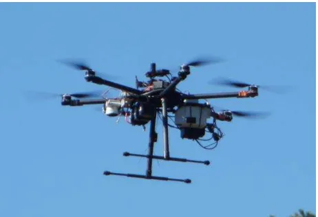 Figure 1. The UAV and the instrumentation (RGG+VNIR HS sensors) used in the UAV measurements 
