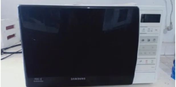 Gambar 1. Oven mikrowave Samsung ME731K 
