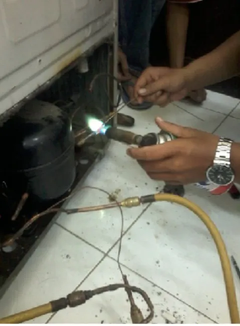 Gambar 11. Pemasangan Pipa Kondensor 