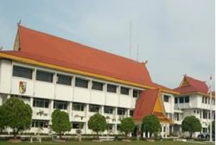 Gambar 1. Kantor Walikota sebagai Salah Satu Model  Arsitektur  Melayu  di  Pekanbaru  (Sumber:  Dokumen  peneliti, 2018) 