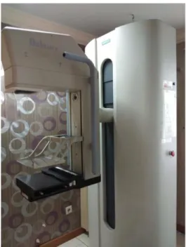Gambar 3.2 Pesawat Mammografi Mammomat Balance  Peralatan yang digunakan dalam penelitian ini adalah : 