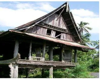 Gambar 1.2 Rumah Adat Lontiok di desa Kuok 