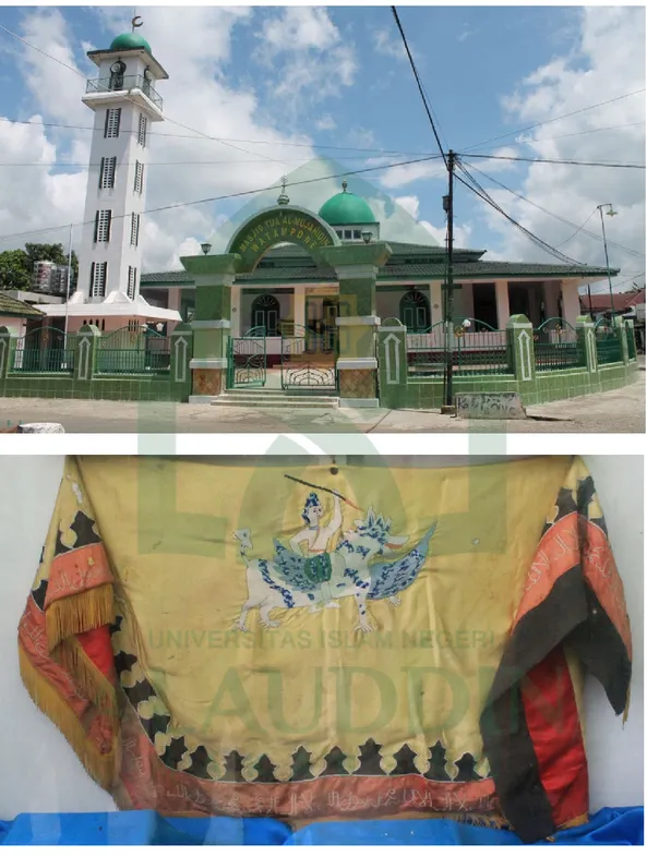 Gambar Masjid Tua Al-Mujahidin Watampone dan gambar Bendera Kerajaan  Bone yang didokumentasikan di Museum Lapawawoi Kabupaten Bone  