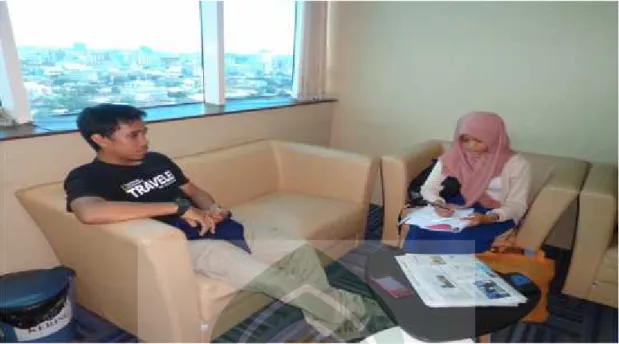 Gambar saat wawancara dengan Taufik selaku wartawan Metro TV biro Makassar di Kantor Metro TV biro Makassar (18 Maret 2016)