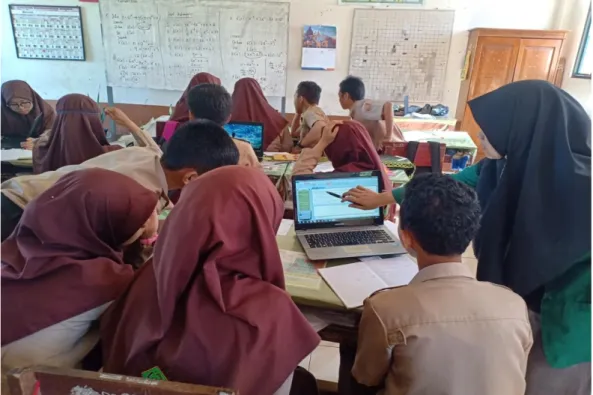 Gambar VII. Observasi Penggunaan Microsoft Mathematics pada Materi Turunan  siswa Kelas XI.1 MIPA Madrasah Aliyah Negeri Barito Utara 