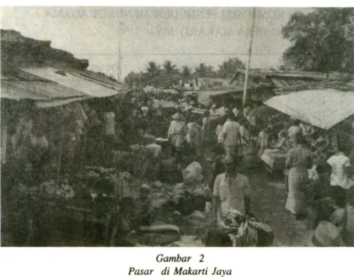 Gambar  2  Pasar  di  Makarti  Jaya 